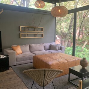 Couples treatment rooms, body treatments, hot stone massages