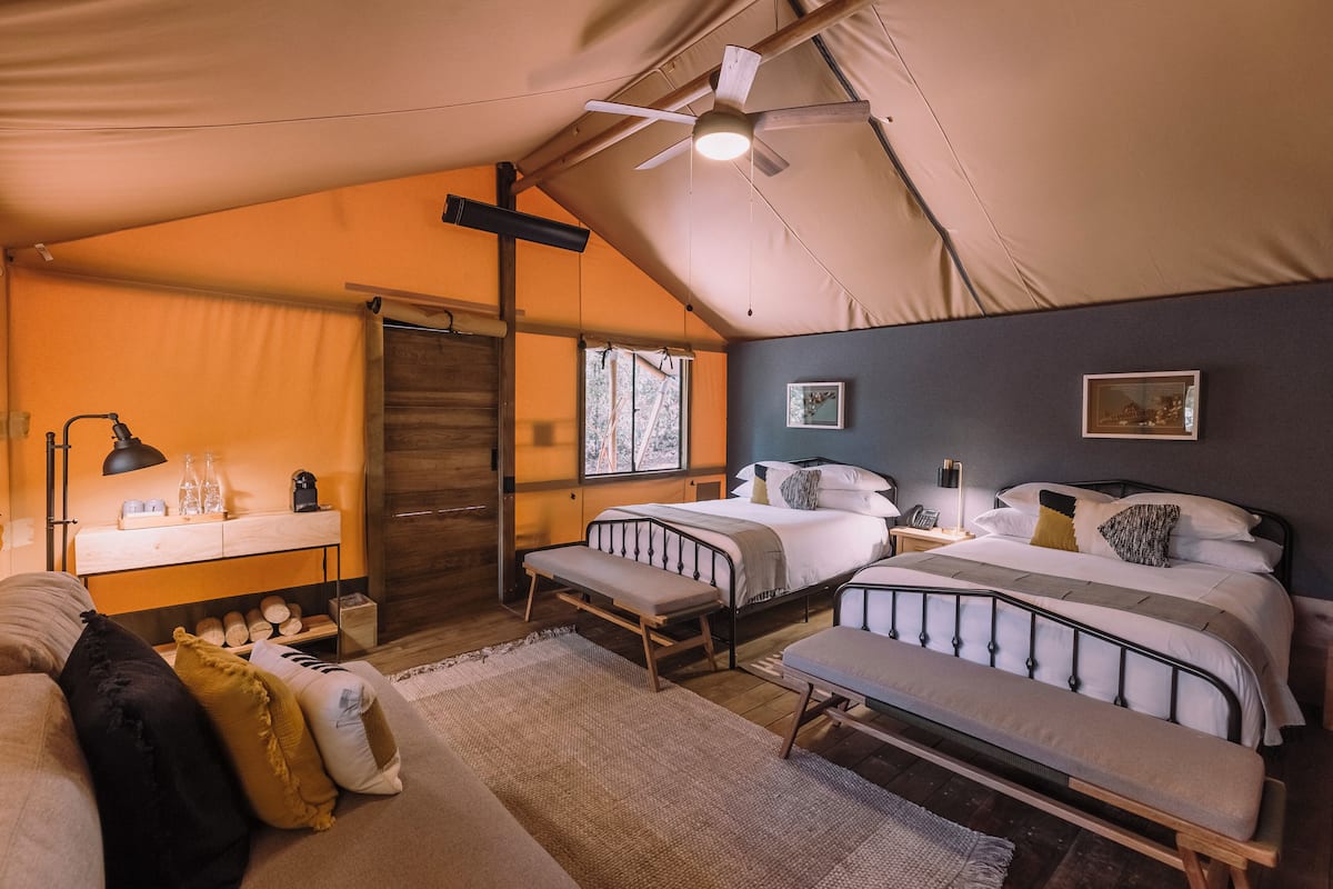 Habitación Safari Doble (Acceso solo por escaleras) | Ropa de cama de alta calidad, edredón y camas con pillow-top