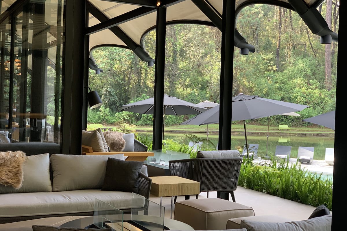 breakfast, lunch, dinner served; international cuisine, pool views