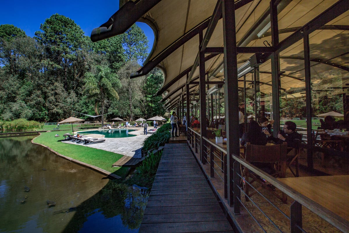 breakfast, lunch, dinner served; international cuisine, pool views