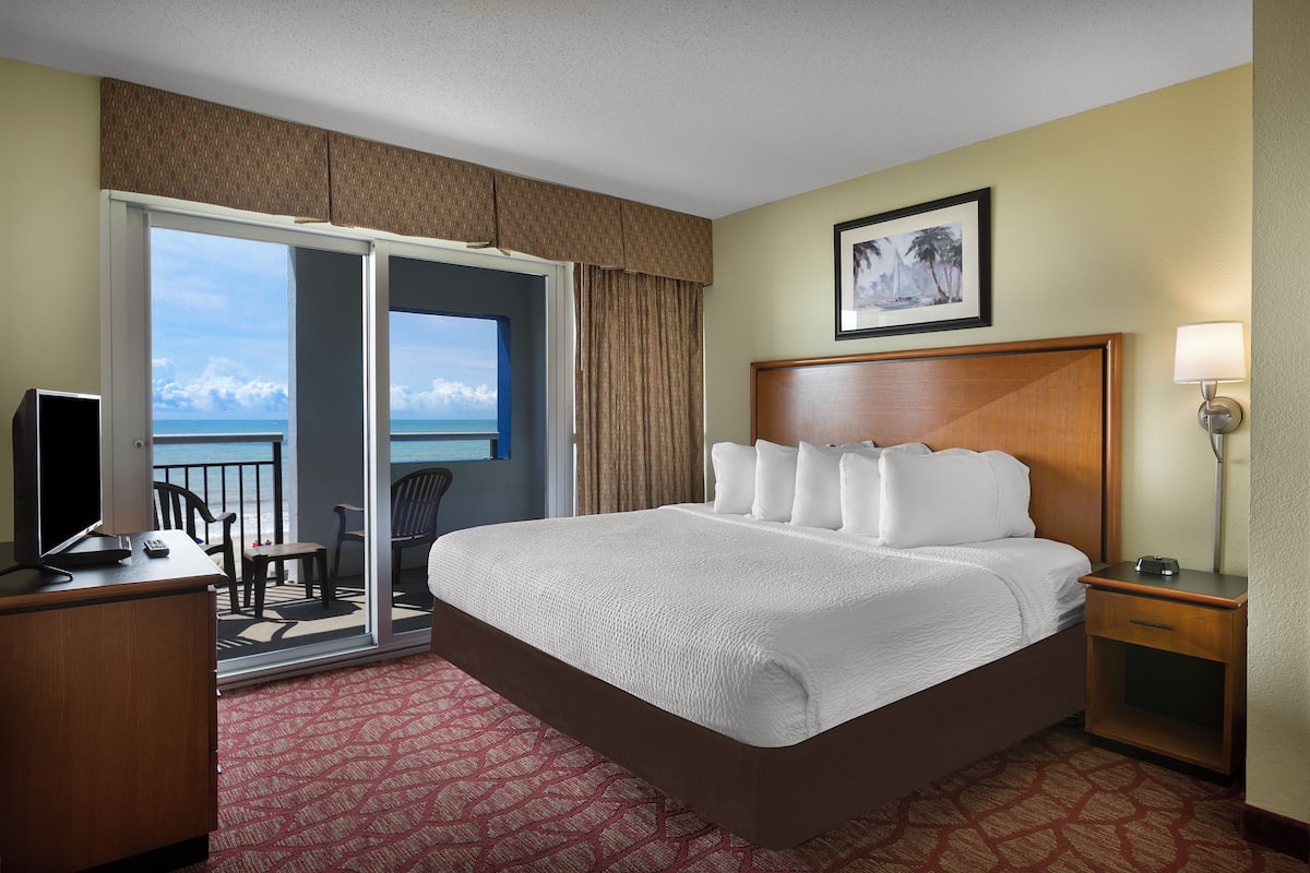 Oceanfront Two Bedroom Condo F | 1 bedroom, in-room safe, blackout drapes, iron/ironing board