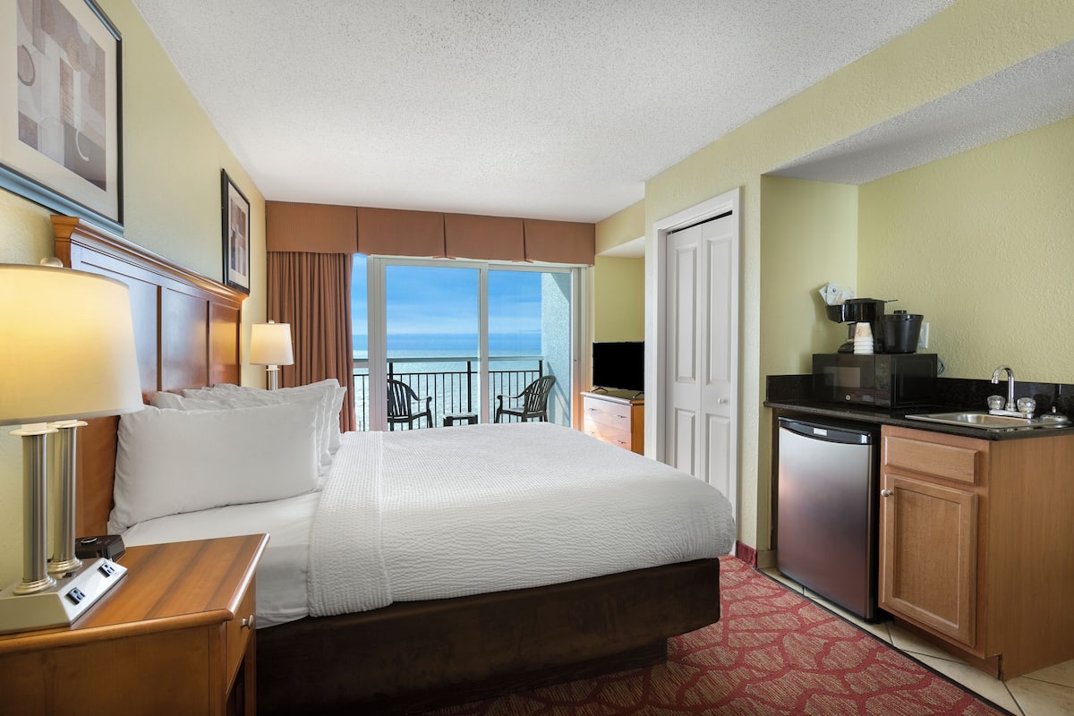 Oceanfront King Room | 1 bedroom, in-room safe, blackout drapes, iron/ironing board
