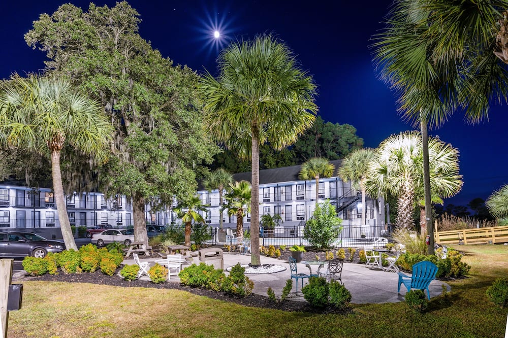 Charleston Creekside Inn