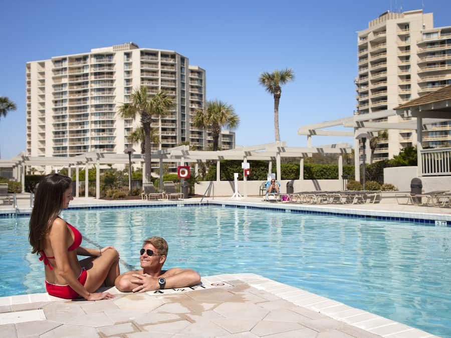 Piscine couverte, 7 piscines extérieures