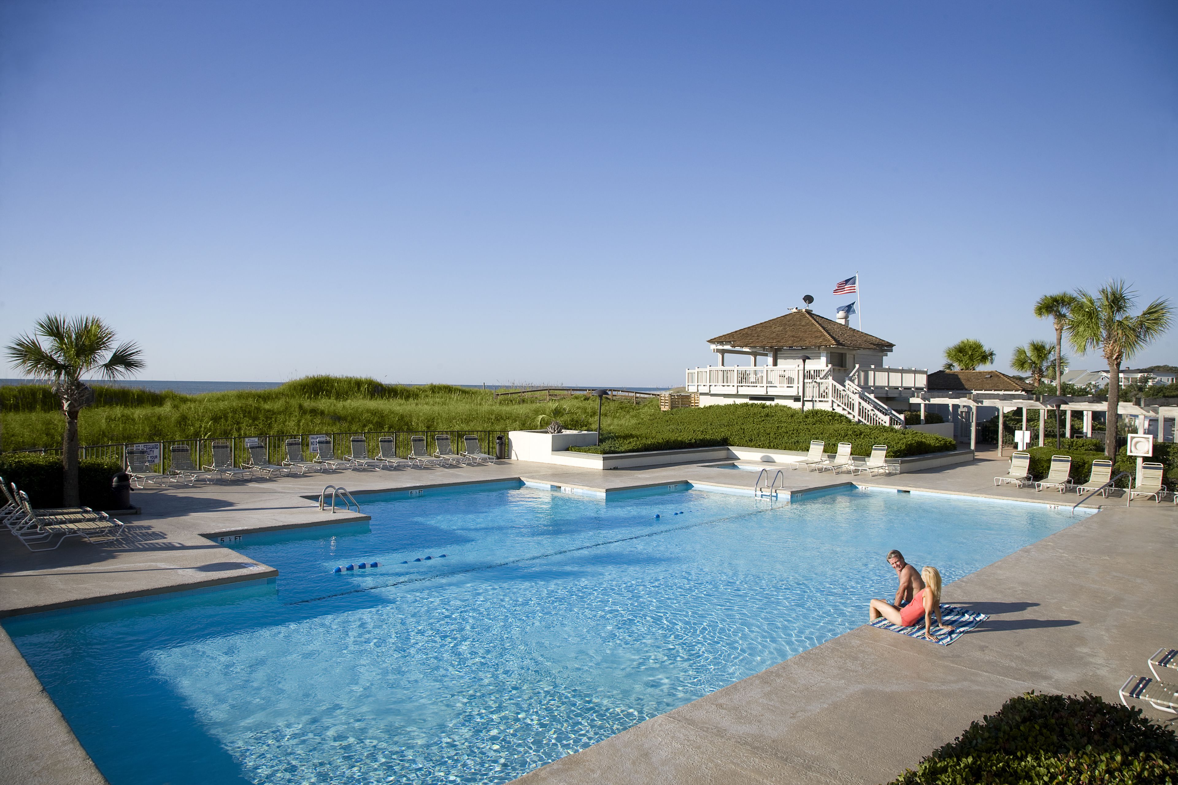 室内游泳池，7 室外游泳池