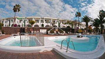 Outdoor pool, sun loungers