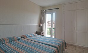 1 bedroom, WiFi, bed sheets - Guacimeta Apartamentos (Tías)