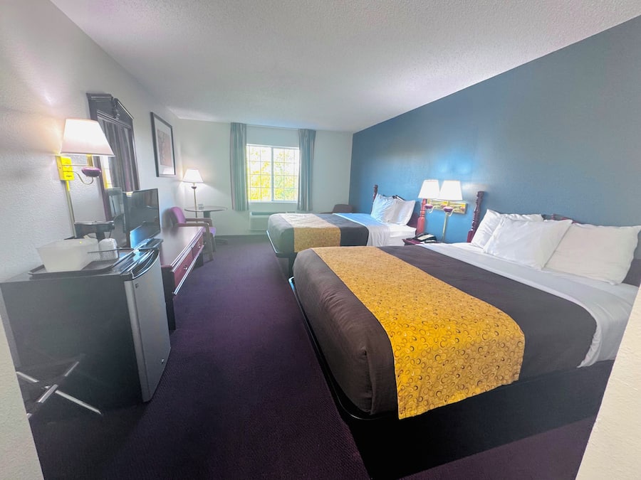 Standard Double Room, 2 Queen Beds