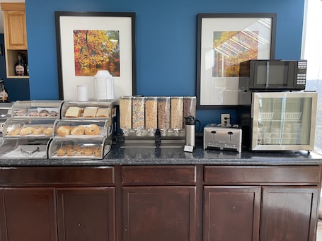 Free daily buffet breakfast