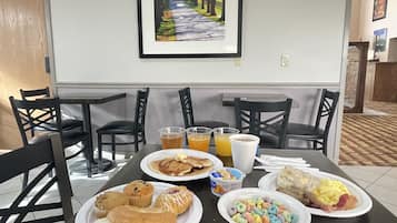 Free daily buffet breakfast