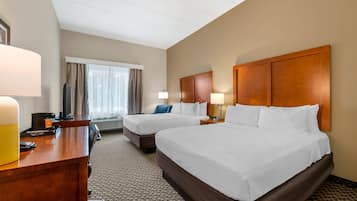 Pillowtop beds, in-room safe, desk, blackout drapes