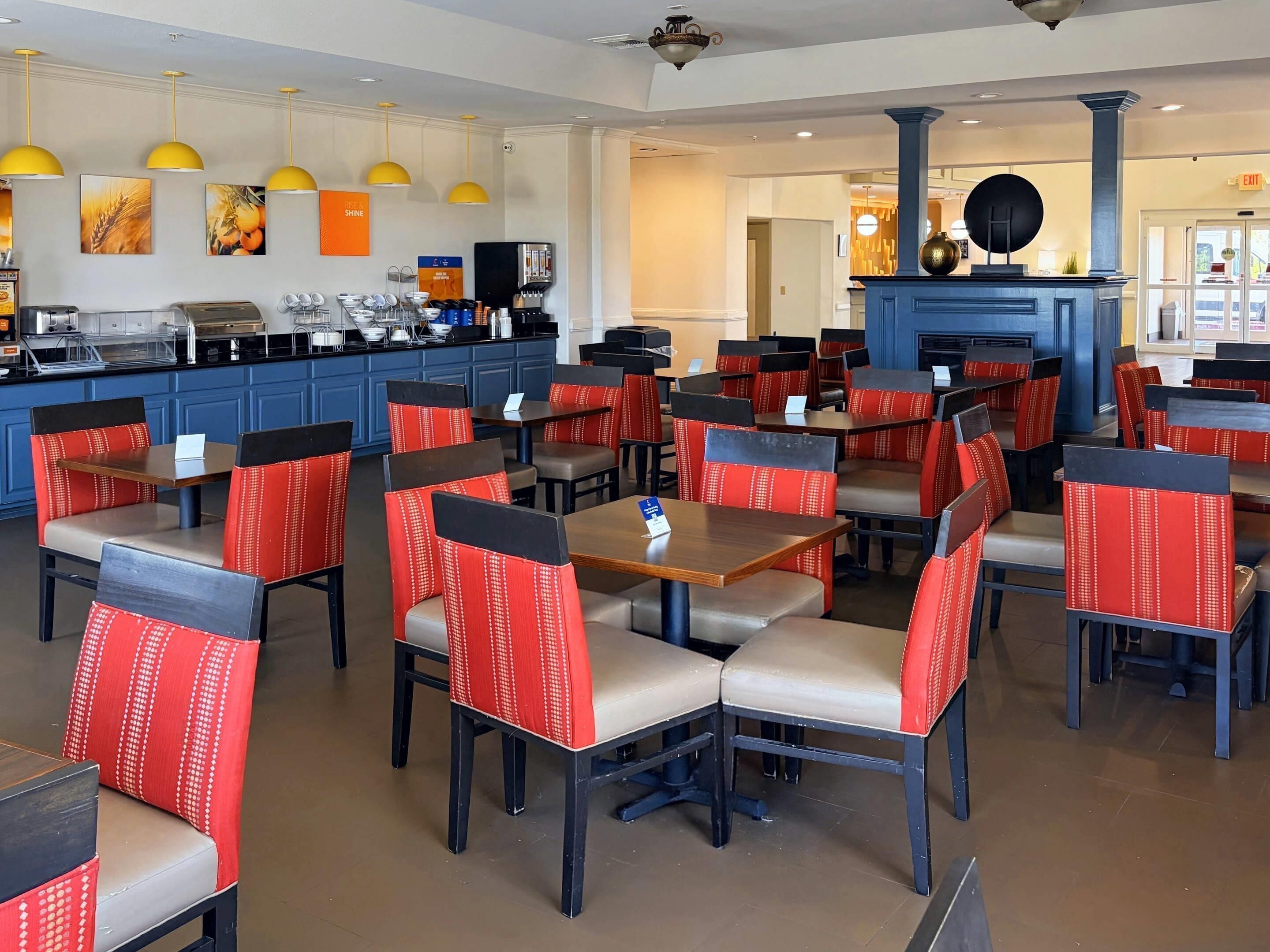 Free buffet breakfast 
