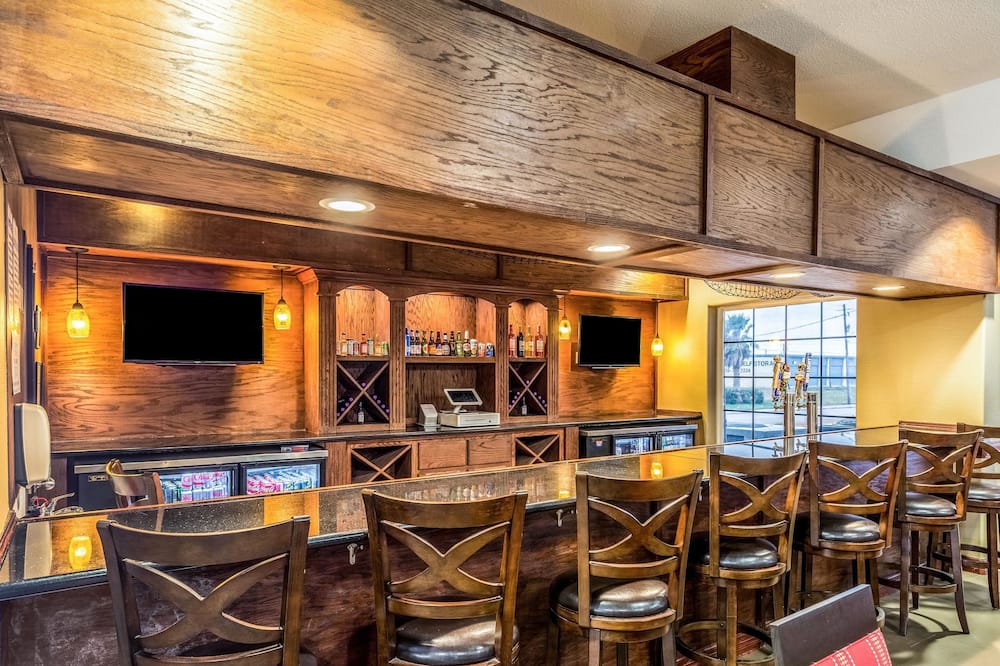 Comfort Suites Galveston Cruise Port Area – Beachside