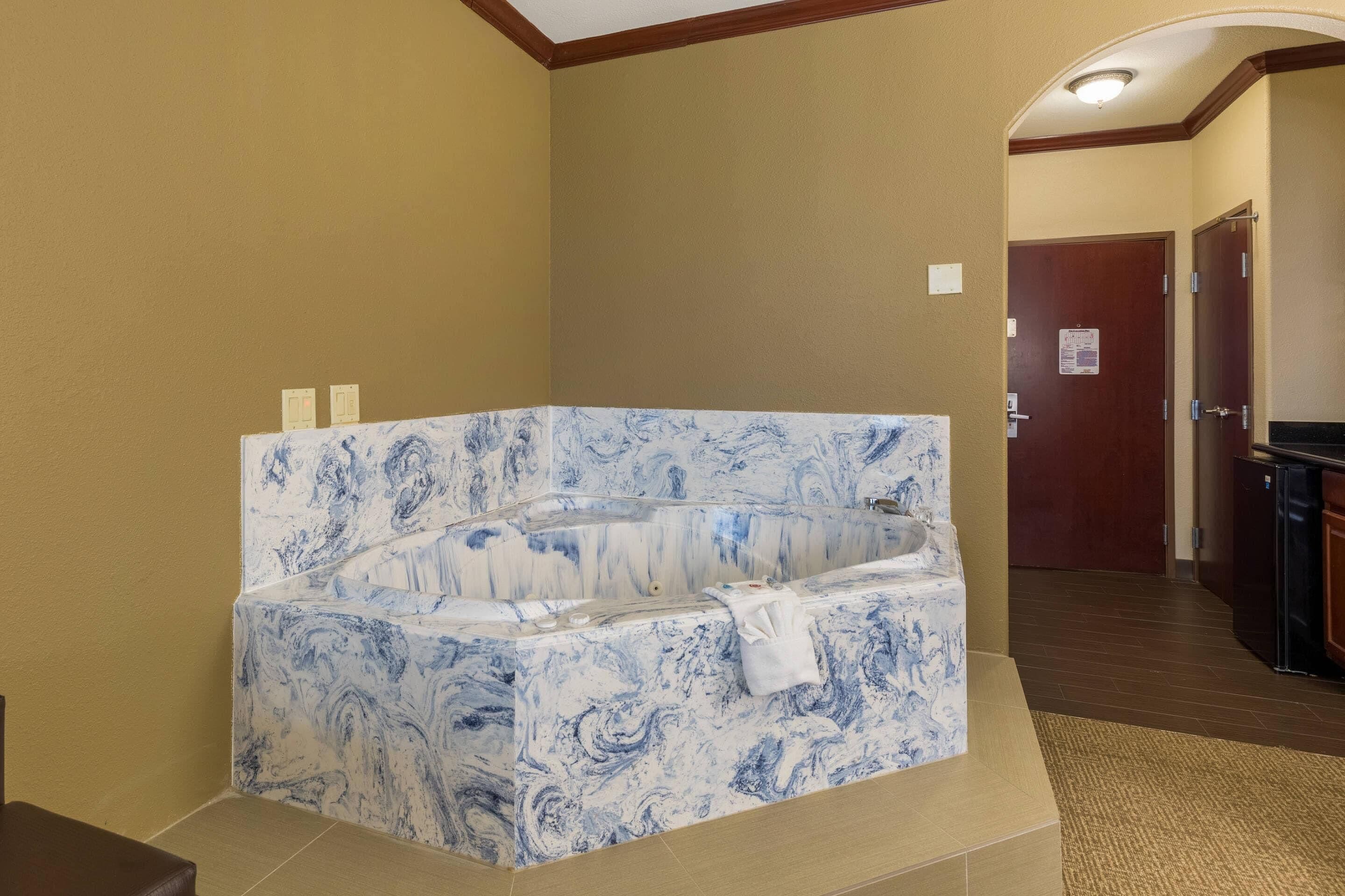 Egyptian cotton sheets, premium bedding, in-room safe, desk