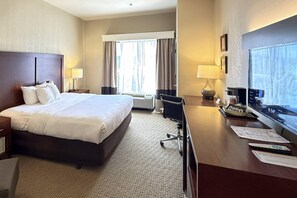 1 quarto, cofres nos quartos, escrivaninha, quartos à prova de som