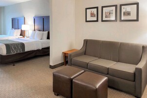 Basic Suite, Multiple Beds, Accessible, Non Smoking | 1 bedroom, in-room safe, desk, soundproofing
