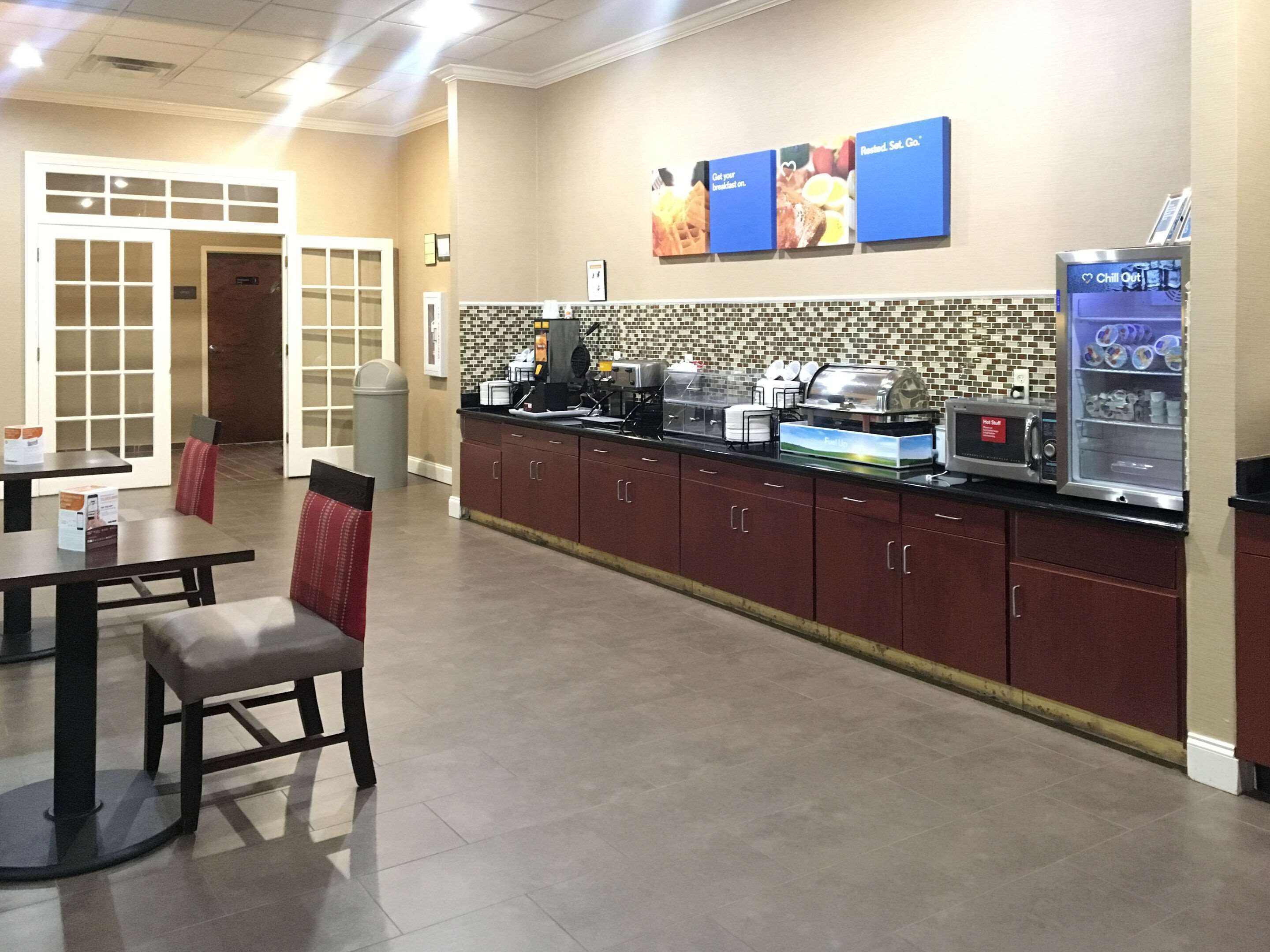 free daily continental breakfast