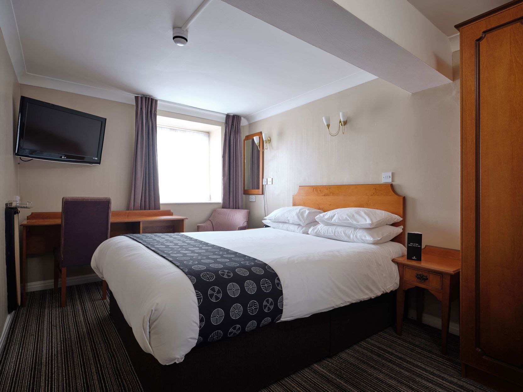 Desk, iron/ironing board, free WiFi, bed sheets