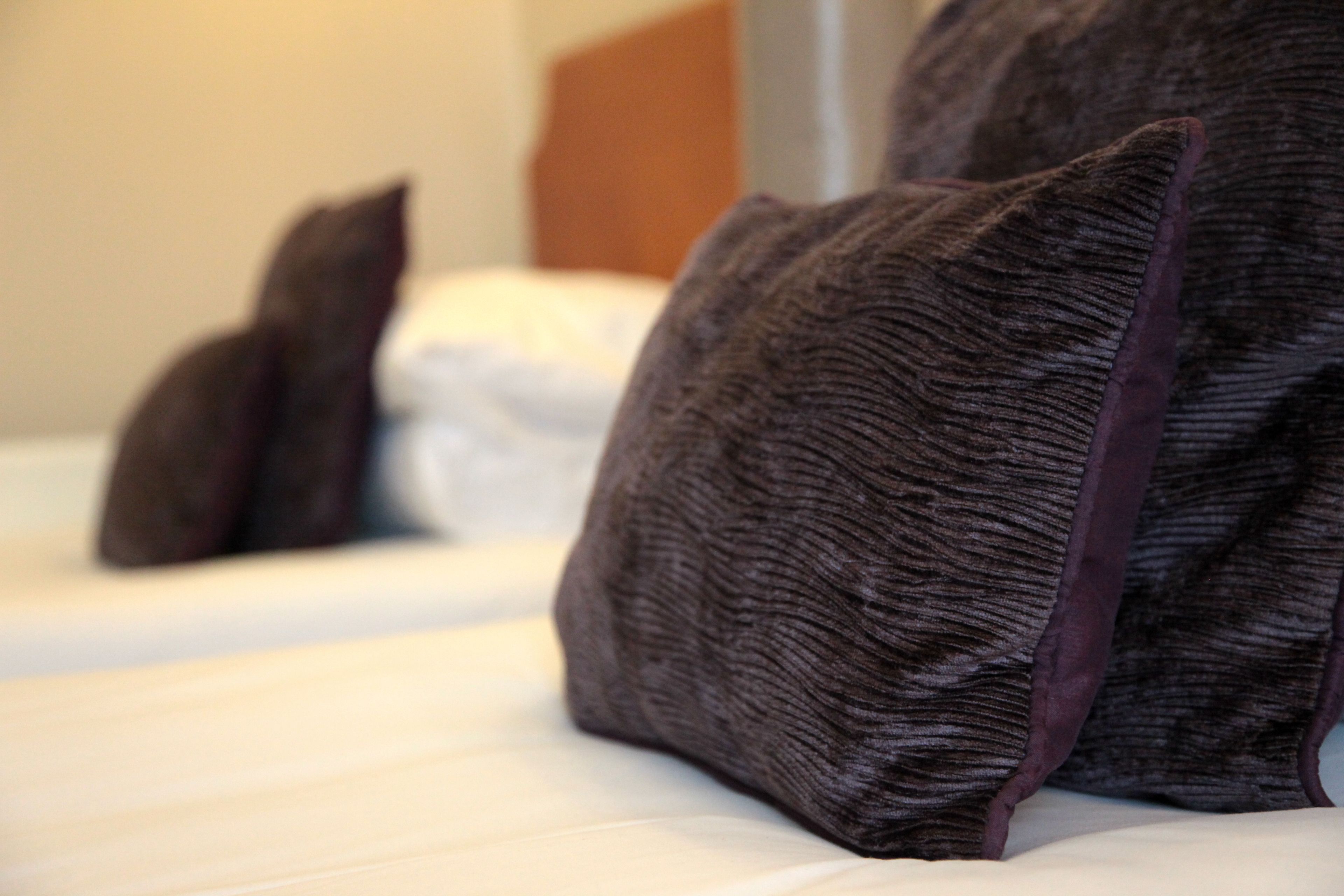 classic twin room, 2 single beds | desk, iron/ironing board, free wifi, bed sheets