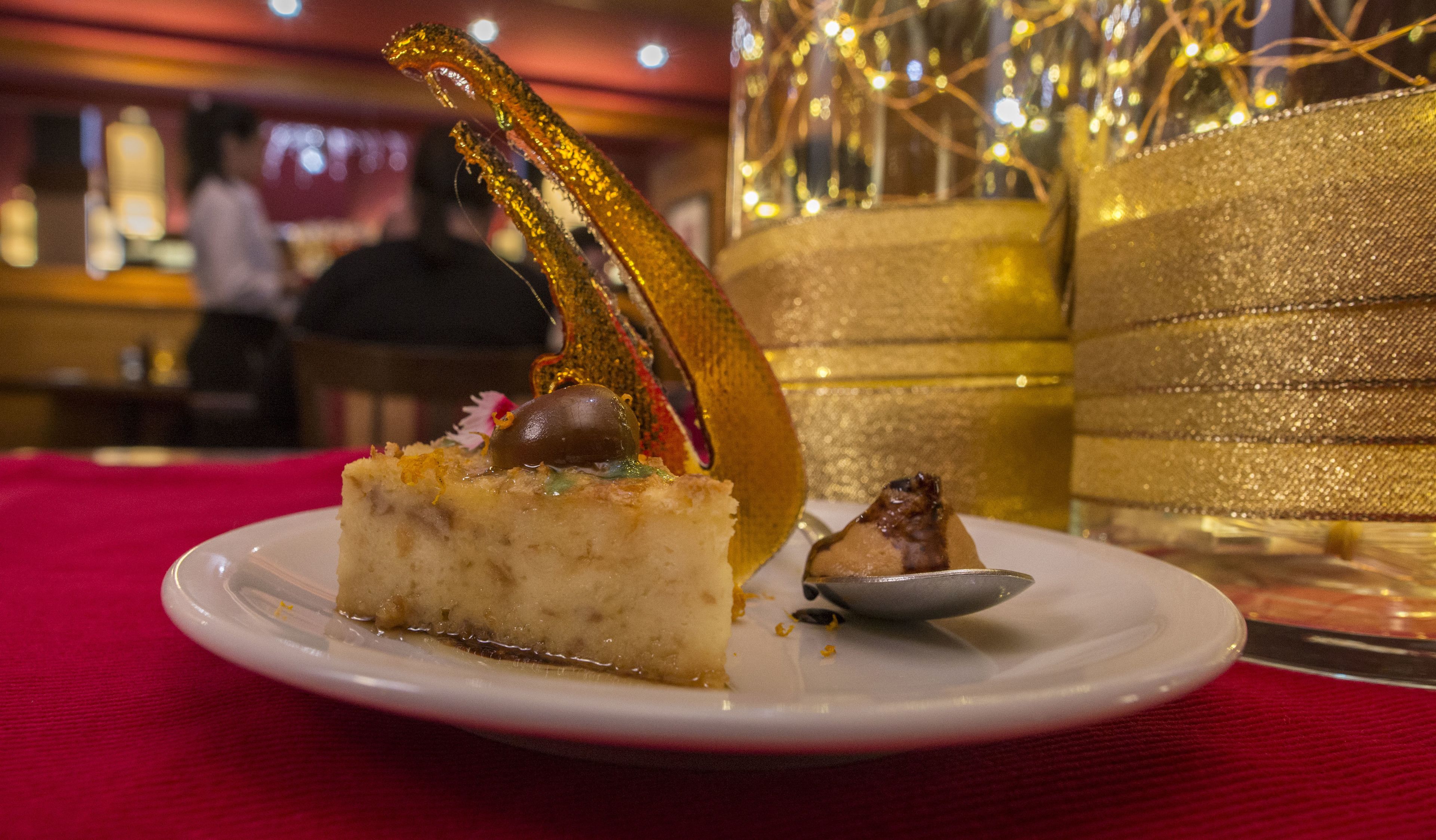 breakfast, lunch and dinner served