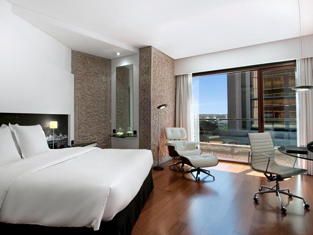 Premium bedding, minibar, in-room safe, desk