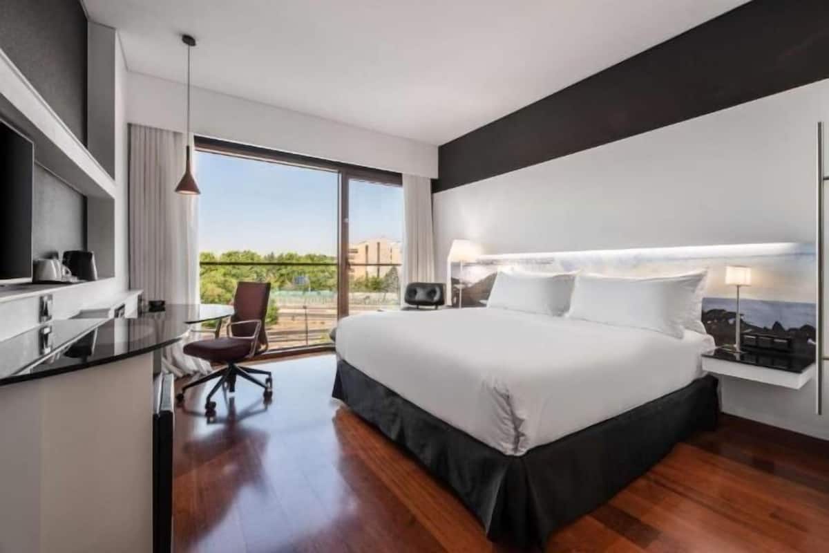 1 Schlafzimmer, hochwertige Bettwaren, Minibar, Zimmersafe