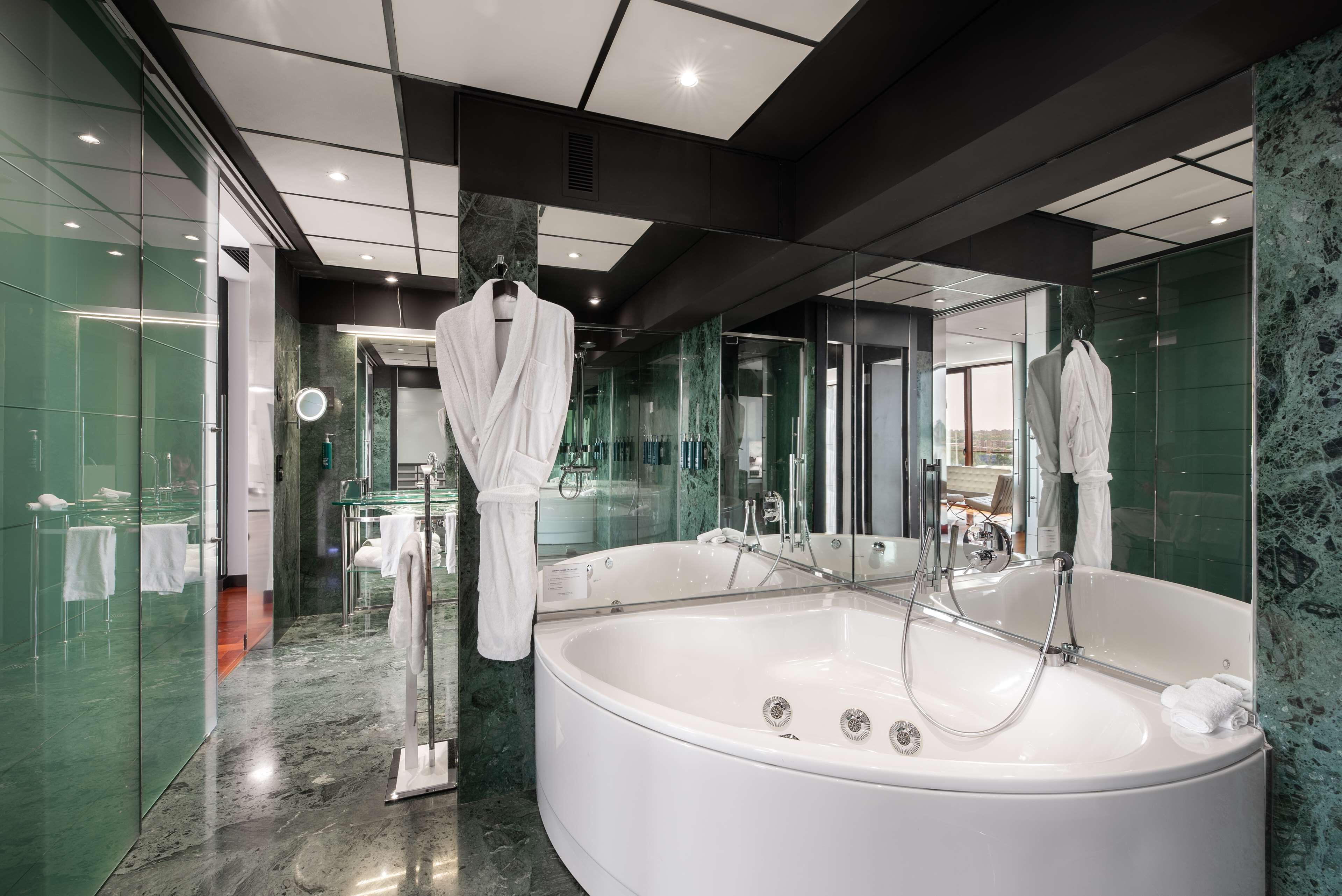 presidential suite | bathroom | separate bathtub and shower, free toiletries, hair dryer, towels