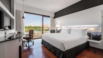 1 bedroom, premium bedding, minibar, in-room safe