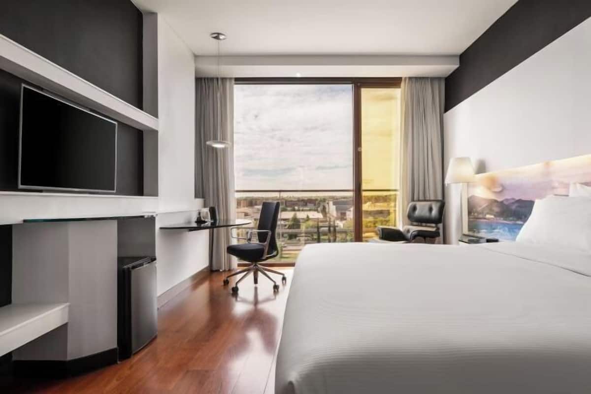 1 Schlafzimmer, hochwertige Bettwaren, Minibar, Zimmersafe