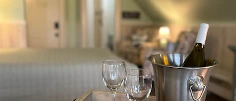 Beach Lake Room | Individually decorated, individually furnished, laptop workspace