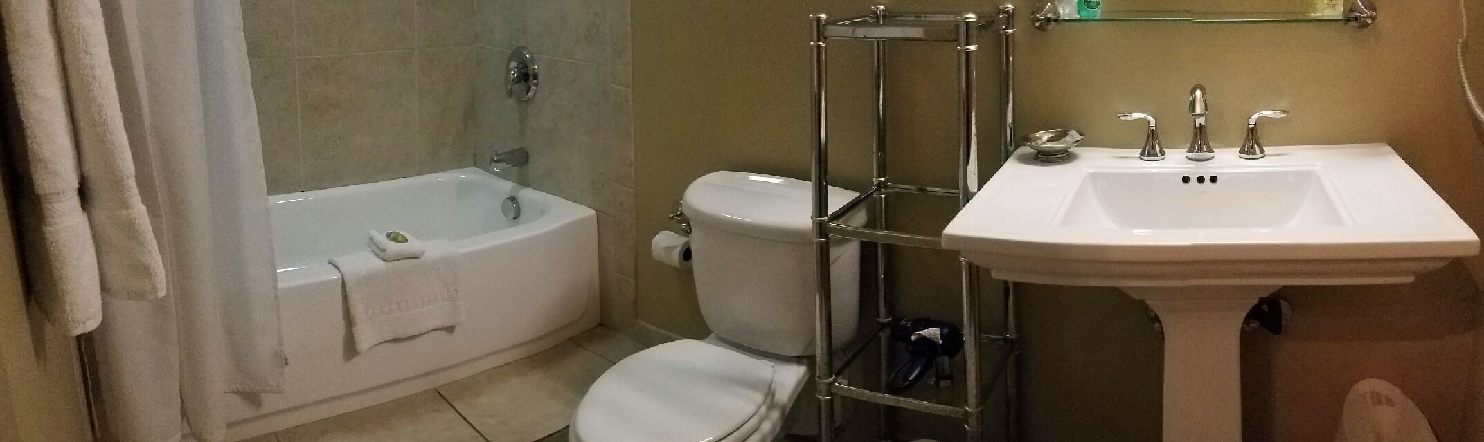 loft, 1 king bed | bathroom | combined shower/bathtub, designer toiletries, hair dryer, bathrobes