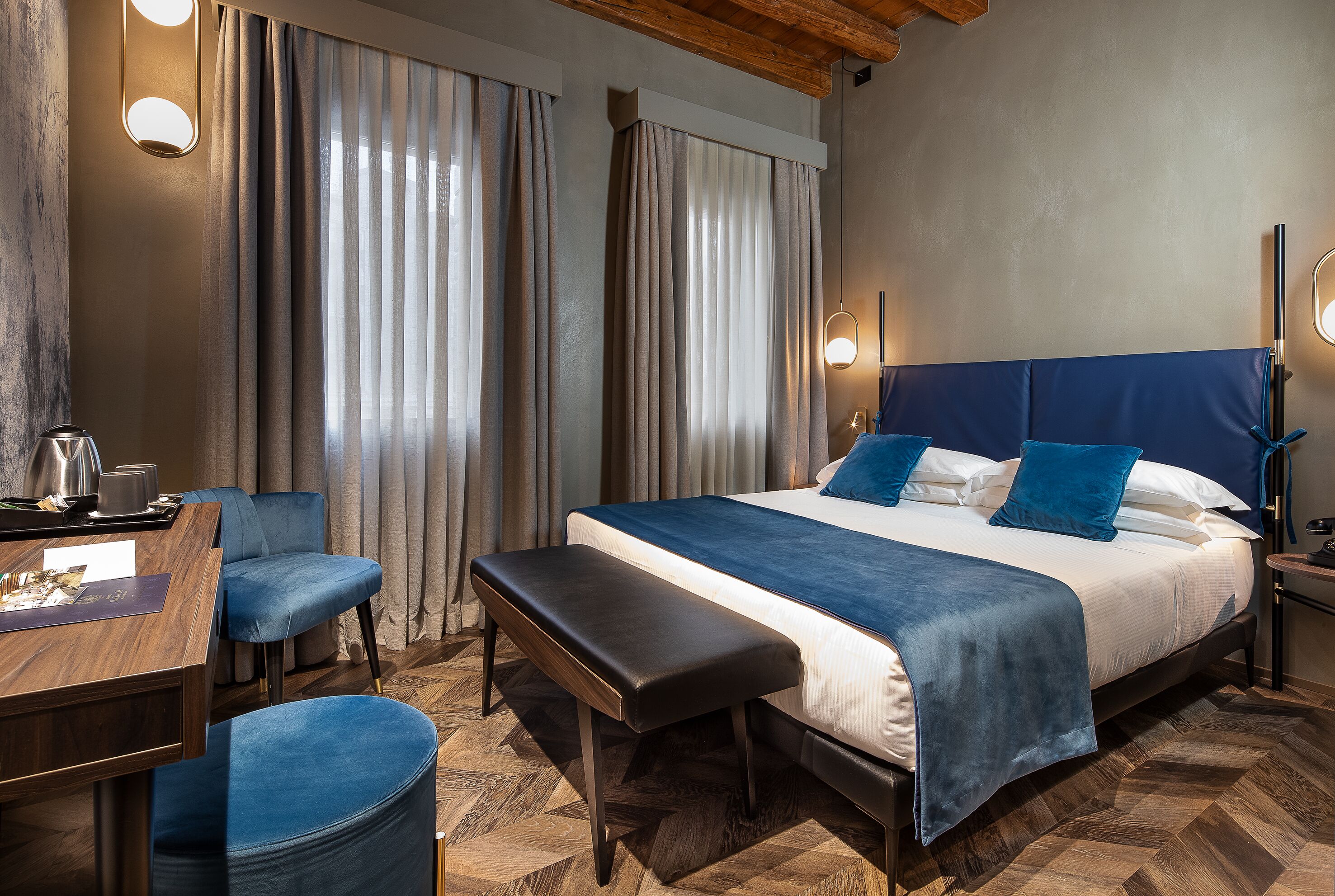 In-room safe, desk, laptop workspace, soundproofing