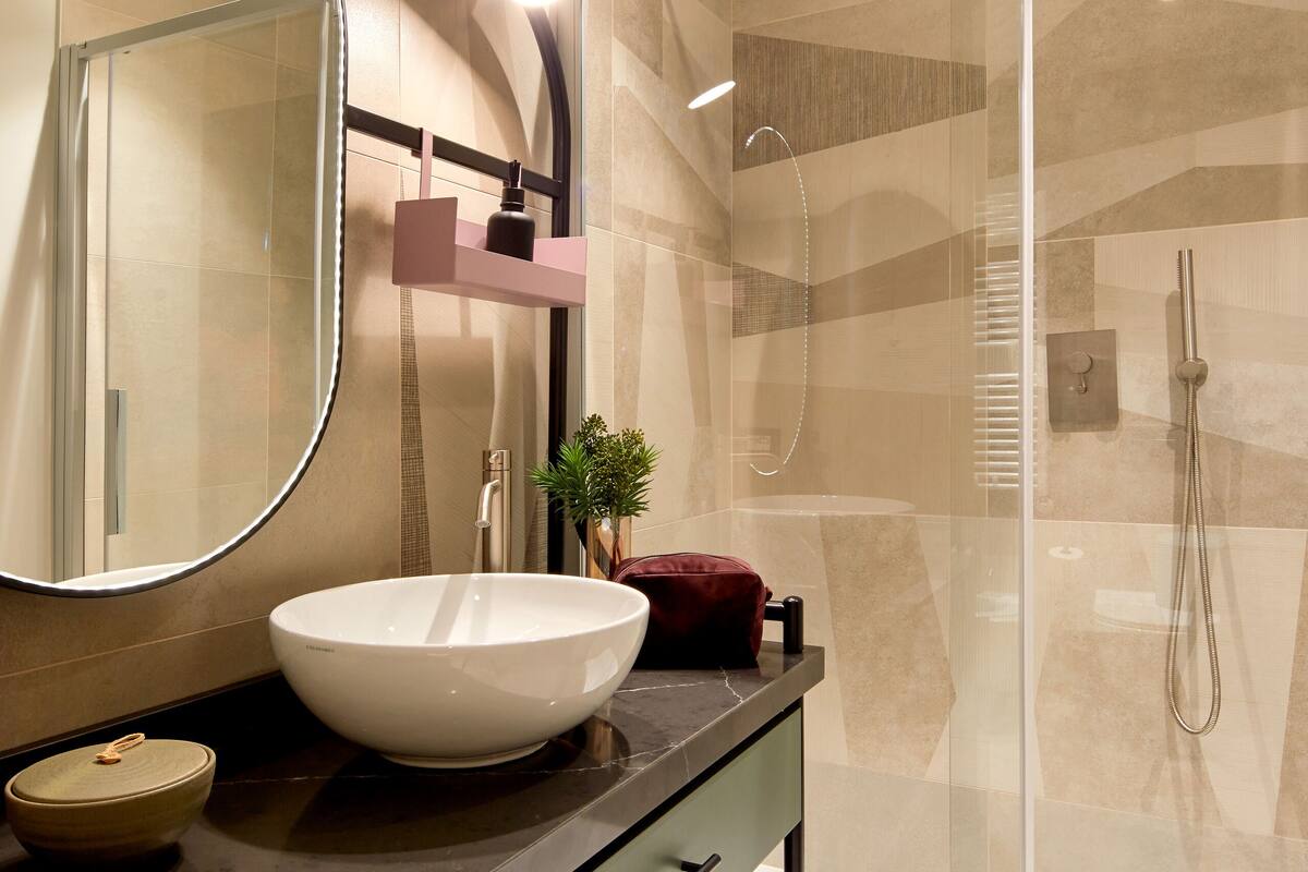 eco-friendly toiletries, hair dryer, bidet, towels