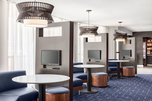Lobby - Courtyard by Marriott Portland Airport (South Portland)