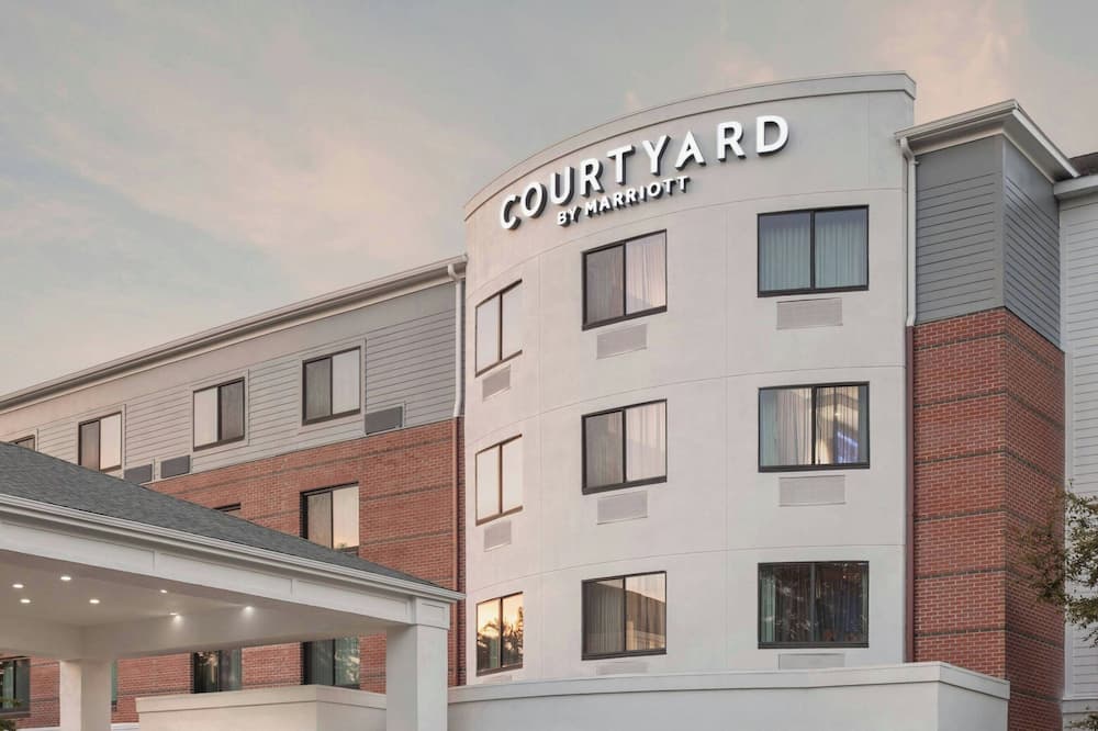 Courtyard by Marriott Portland Airport