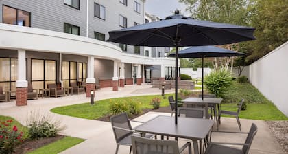 Courtyard by Marriott Portland Airport