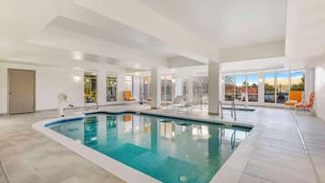 Una piscina techada