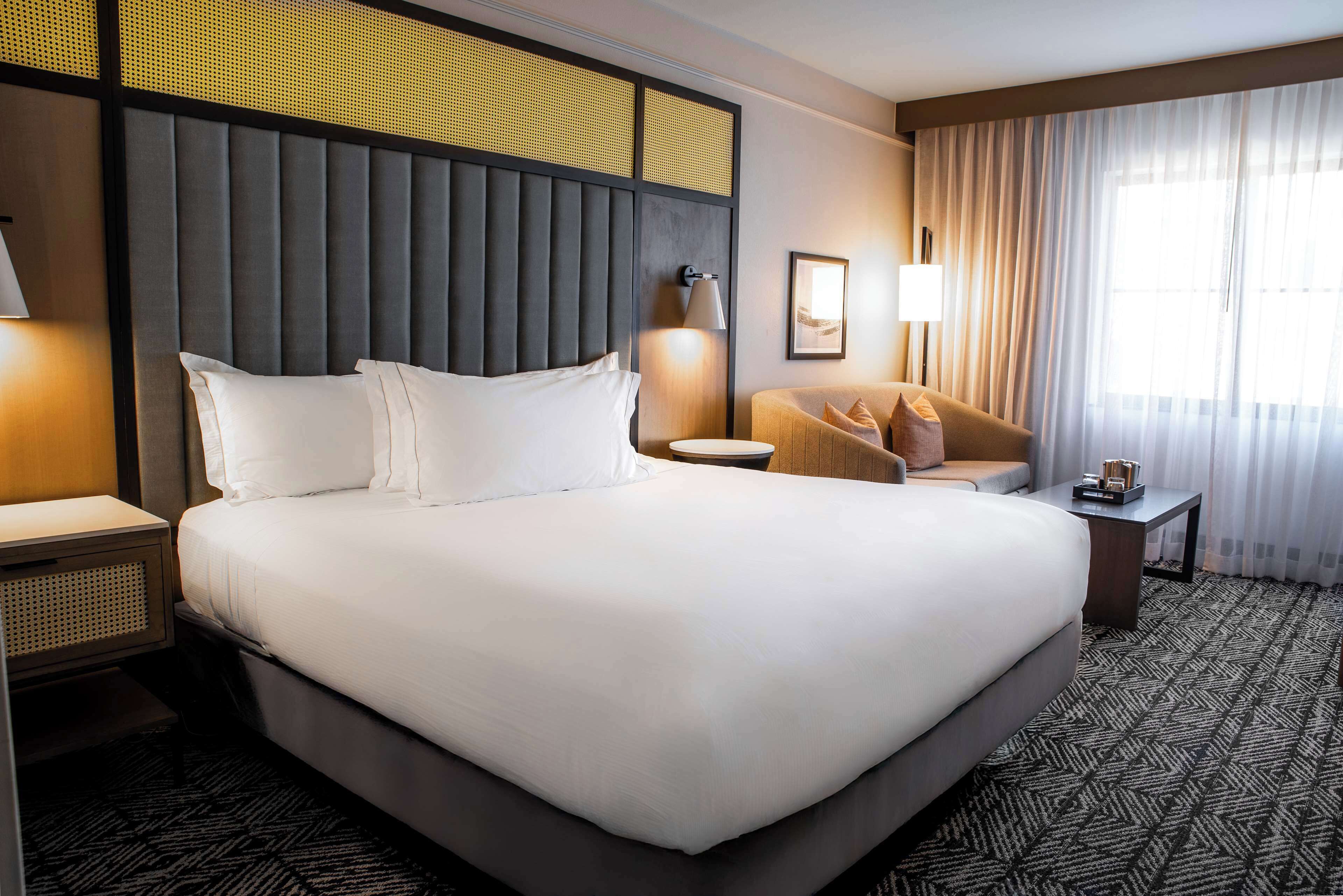 room | 1 bedroom, down duvets, in-room safe, desk