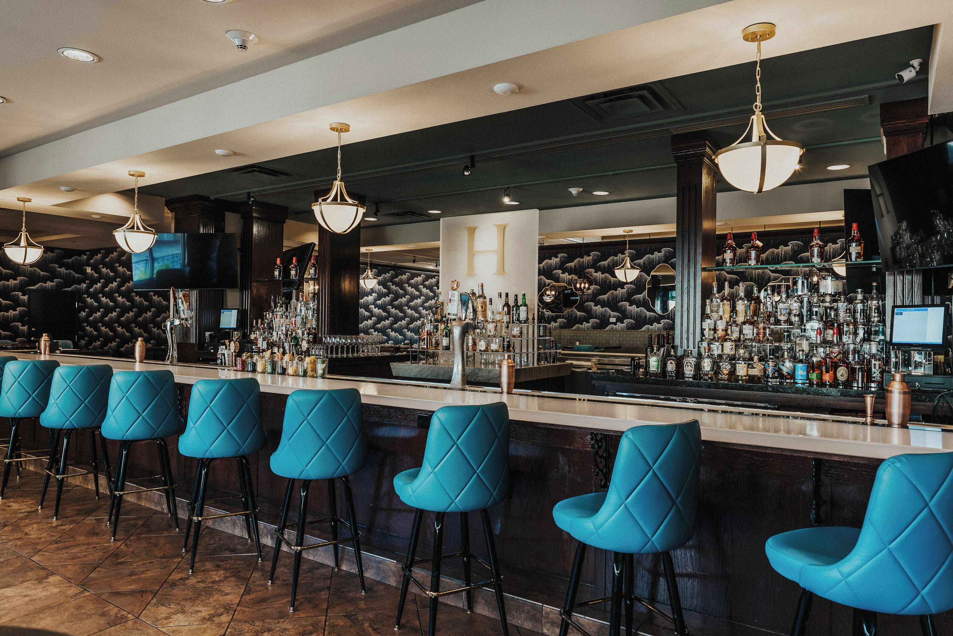 breakfast, lunch, dinner served; american cuisine