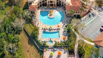 2 outdoor pools