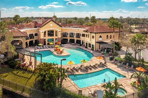 2 outdoor pools