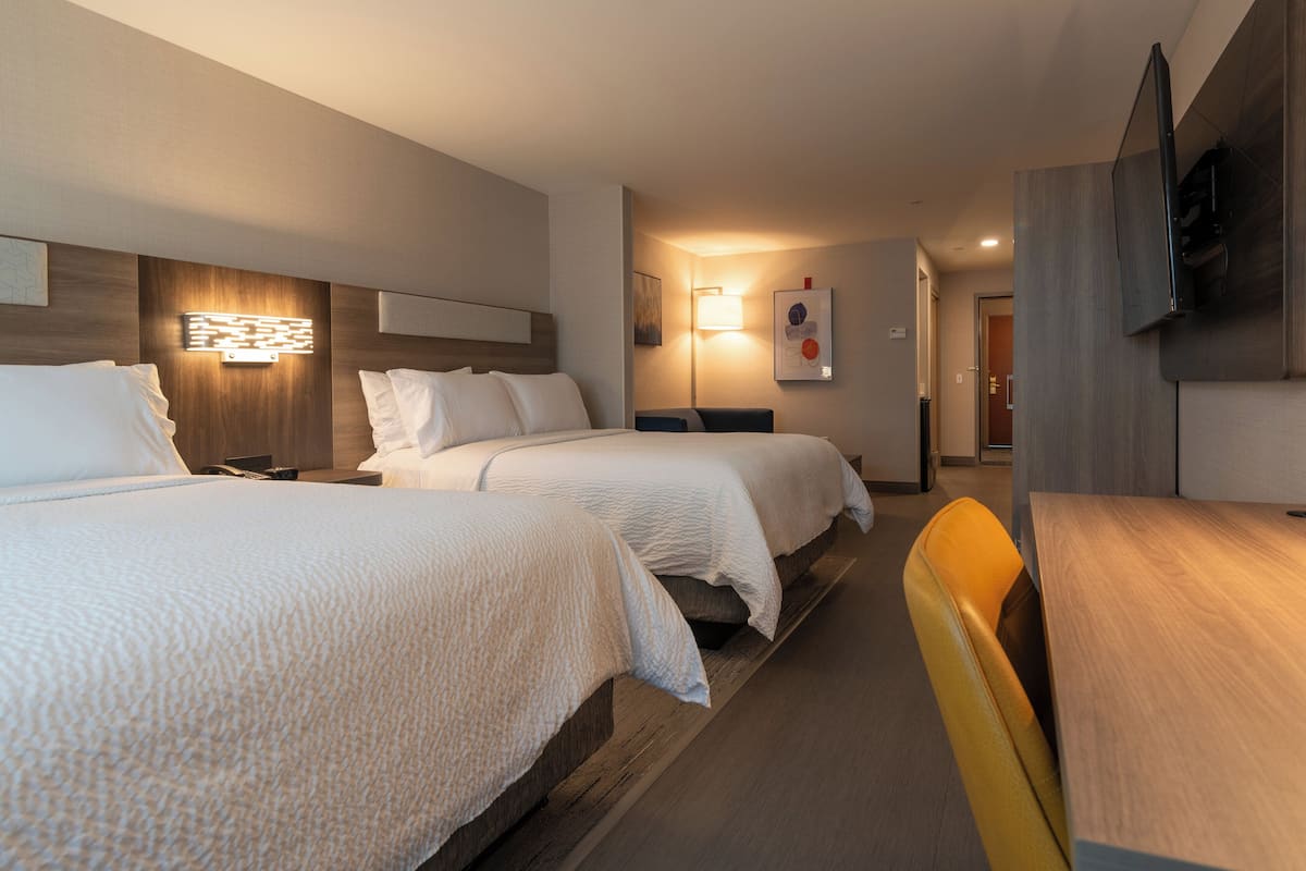suite, multiple beds | 1 bedroom, in-room safe, laptop workspace, soundproofing