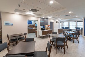 Free buffet breakfast 