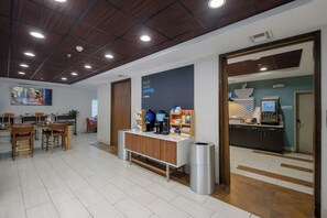 Buffet déjeuner gratuit