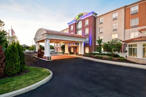 Exterior - Holiday Inn Express & Suites Schererville by IHG (Schererville)