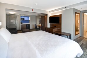 In-room safe, desk, laptop workspace, blackout drapes - Holiday Inn Express & Suites Schererville by IHG (Schererville)