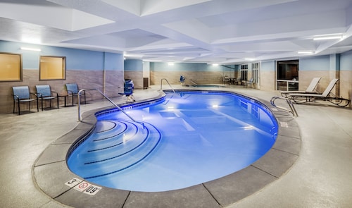 Holiday Inn Express & Suites Nampa - Idaho Center by IHG