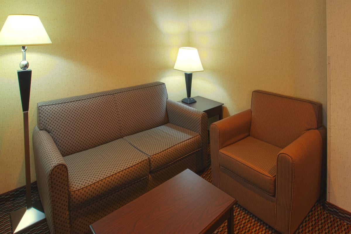 1 bedroom, desk, laptop workspace, blackout curtains