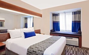 Skrivebord, strykejern/-brett, wi-fi (inkludert) og sengetøy