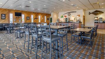 Sudah termasuk sarapan prasmanan setiap hari